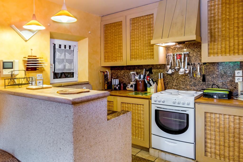 Lou Granos Bed & Breakfast Gordes Exterior photo