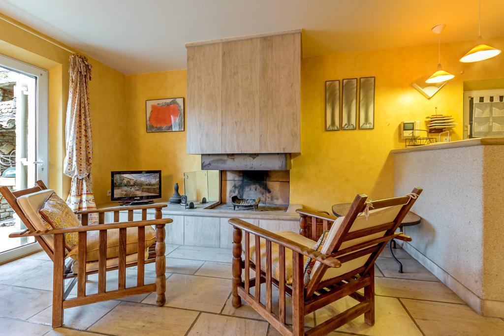 Lou Granos Bed & Breakfast Gordes Exterior photo